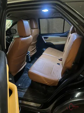 2021 Toyota Fortuner 2.7 V photo 8