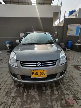 2013 Suzuki Swift DLX 1.3 NAVIGATION photo 2