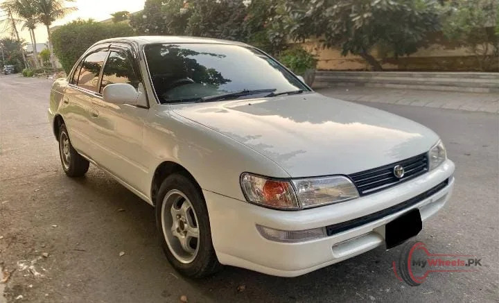 1999 Toyota Corolla main vehicle photo