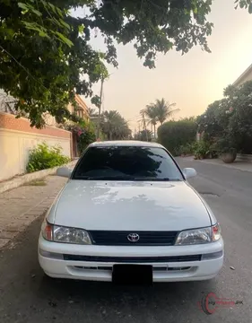 1999 Toyota Corolla photo 2