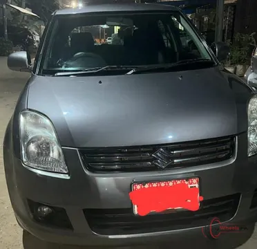2015 Suzuki Swift DLX 1.3 NAVIGATION photo 5
