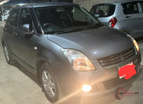 2015 Suzuki Swift DLX 1.3 NAVIGATION photo 7
