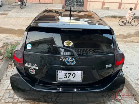 2014 Toyota Aqua S photo 5