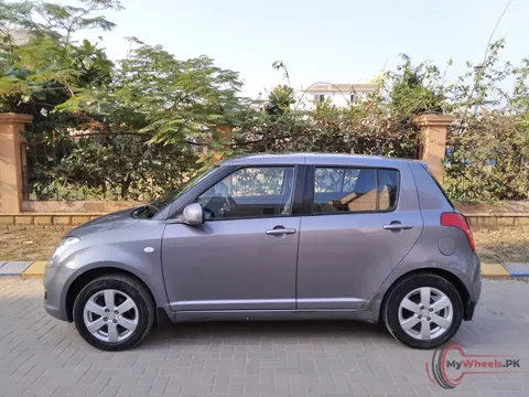 2018 Suzuki Swift DLX 1.3 NAVIGATION photo 10