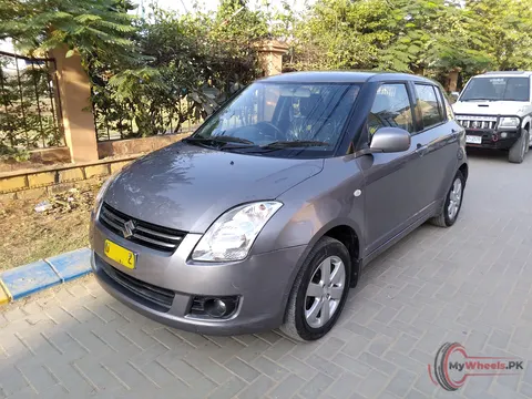 2018 Suzuki Swift DLX 1.3 NAVIGATION photo 9