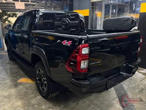 2022 Toyota Fortuner photo 4