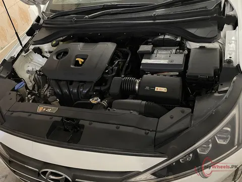 2021 Hyundai Elantra 2.0 LIMITED EDITION photo 4