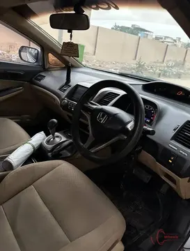 2010 Honda Civic photo 2