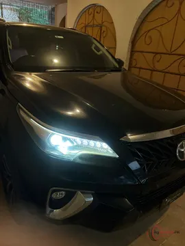 2021 Toyota Fortuner 2.7 V photo 3
