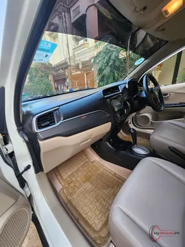 2018 Honda BR-V i-VTEC S photo 9
