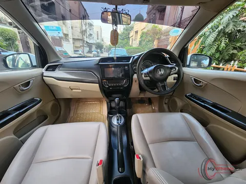 2018 Honda BR-V i-VTEC S photo 12