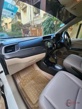 2018 Honda BR-V i-VTEC S photo 11