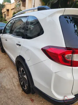 2018 Honda BR-V i-VTEC S photo 2
