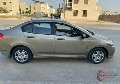 2013 Honda City 1.3 Manual photo 6