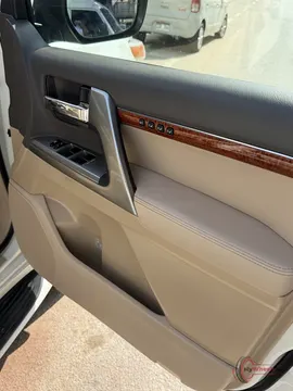 2012 Toyota LAND CRUISER ZX photo 7