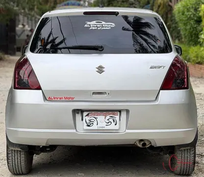 2018 Suzuki Swift photo 4