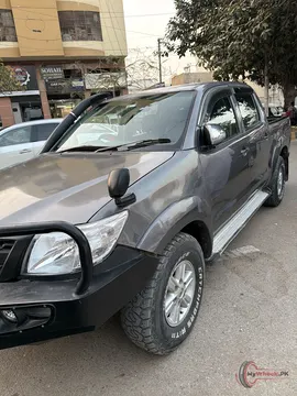 2012 Toyota HILUX VIGO CHAMP G photo 2