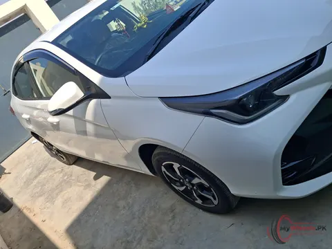 2026 Toyota Yaris GLI CVT 1.3 photo 9