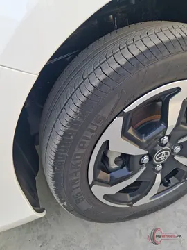 2026 Toyota Yaris GLI CVT 1.3 photo 2