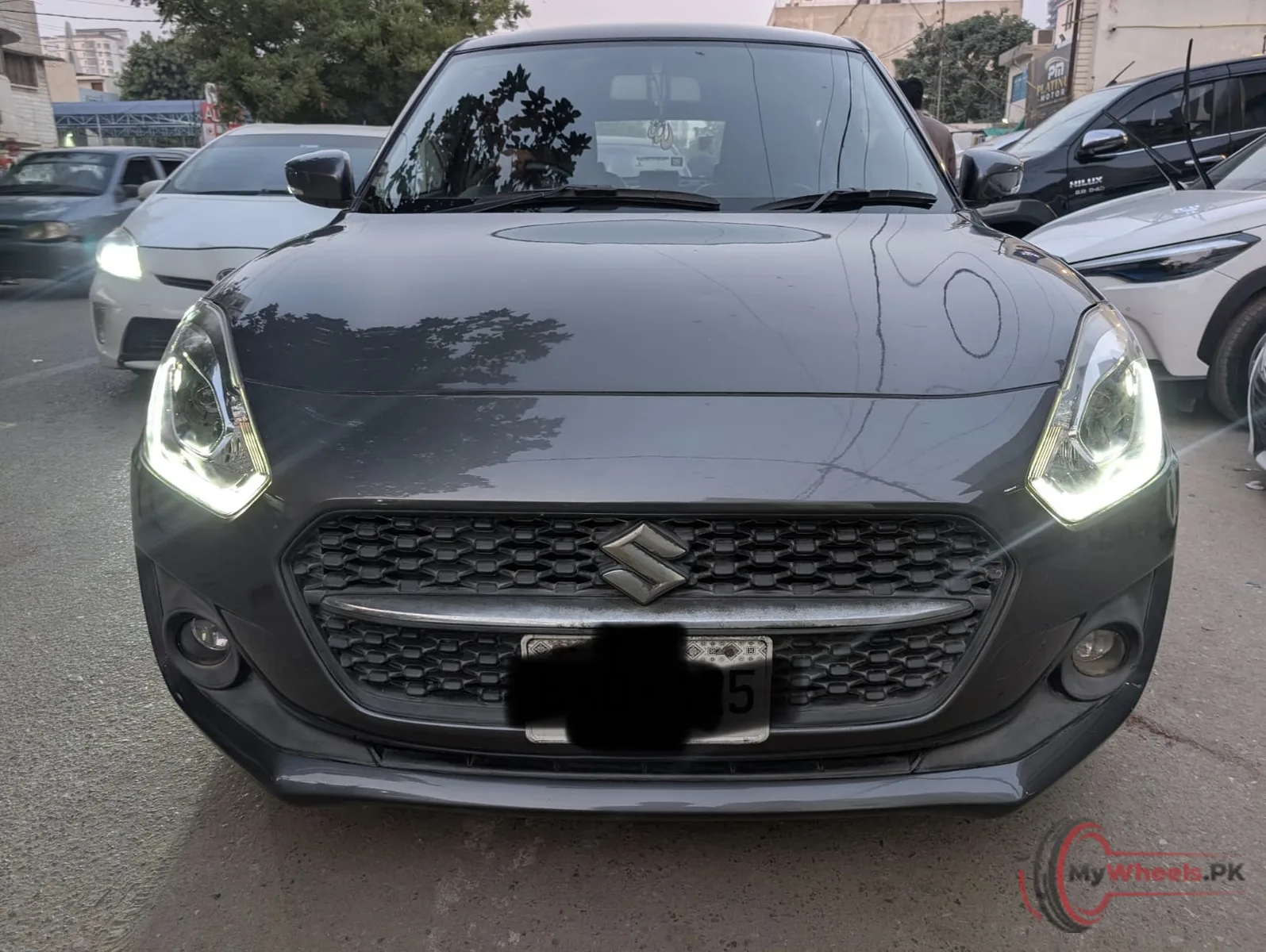 2022 Suzuki Swift GLX CVT main vehicle photo