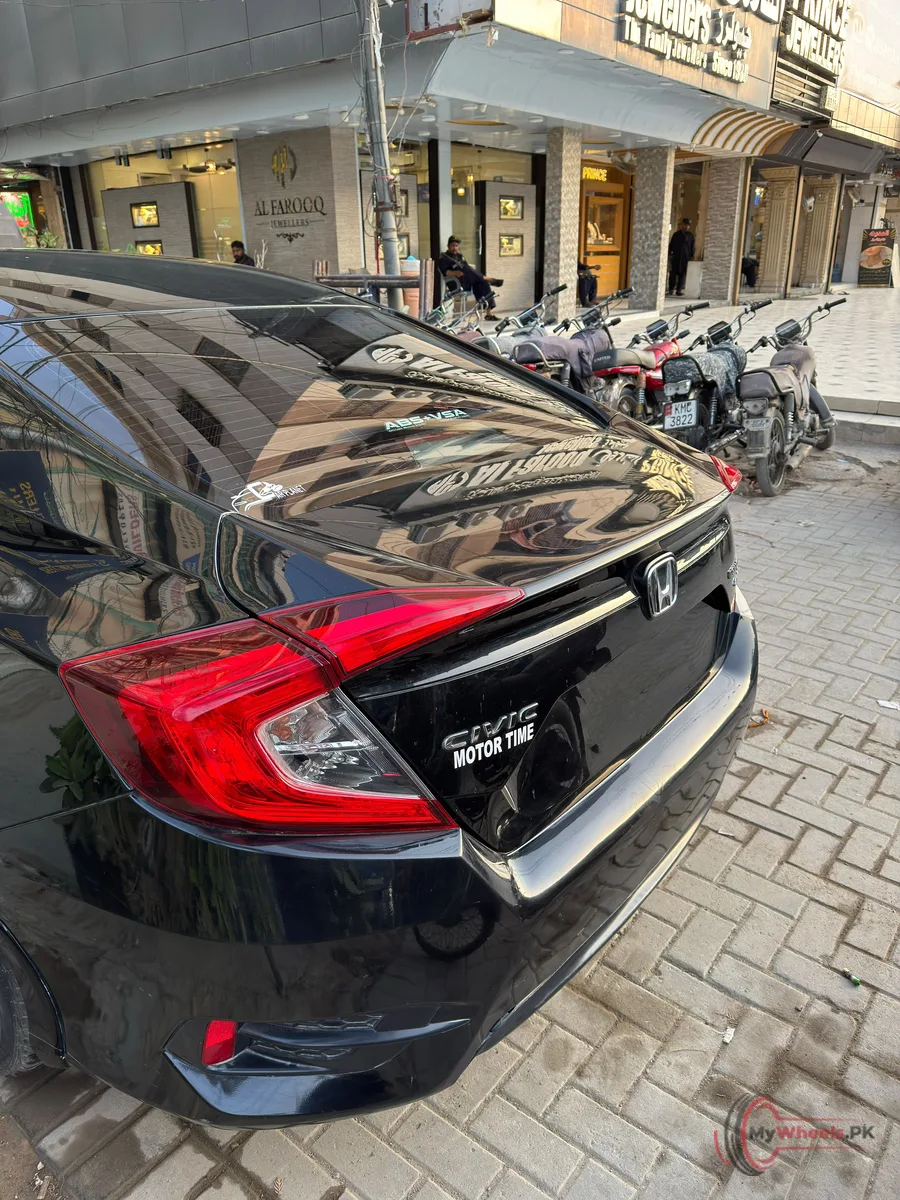 2017 Honda Civic Oriel main vehicle photo