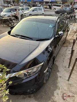 2017 Honda Civic Oriel photo 4