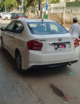 2016 Honda City 1.3 Manual photo 4