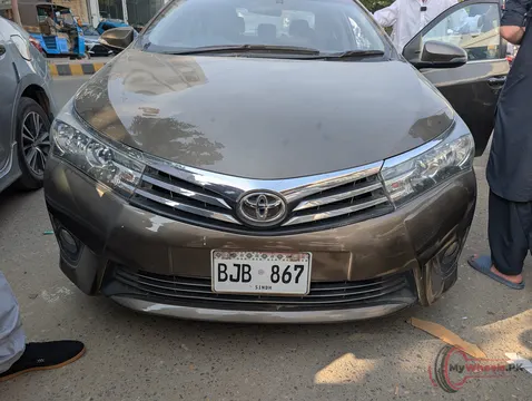 2017 Toyota Corolla ALTIS GRANDE CVT 1.8 photo 2