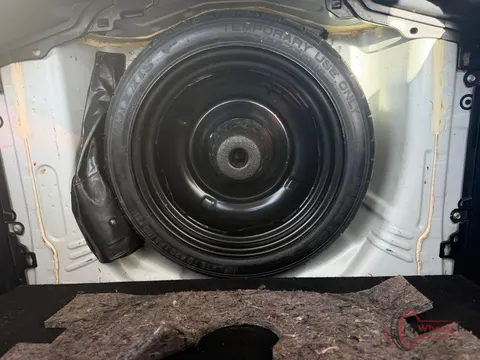 2021 Toyota Aqua photo 2