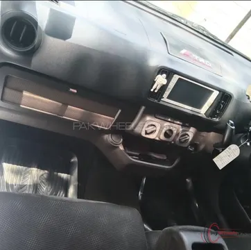 2014 Toyota Aqua photo 10
