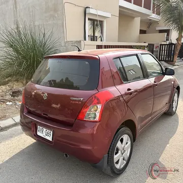 2013 Suzuki Swift DLX 1.3 NAVIGATION photo 2