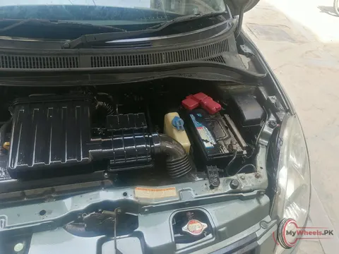 2012 Suzuki Swift photo 6