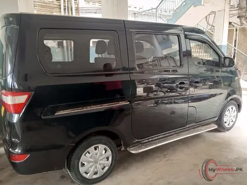 2022 Changan KARVAAN BASE MOBEL 1.0 photo 2