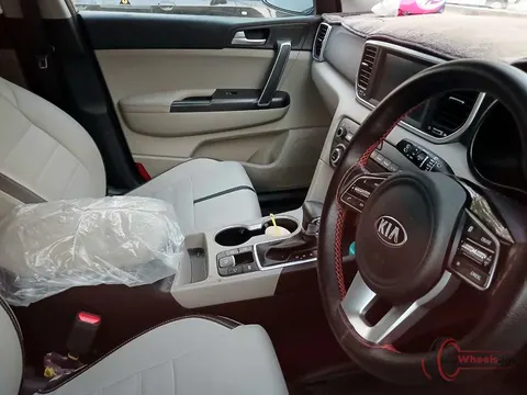 2024 KIA Sportage FWD photo 6