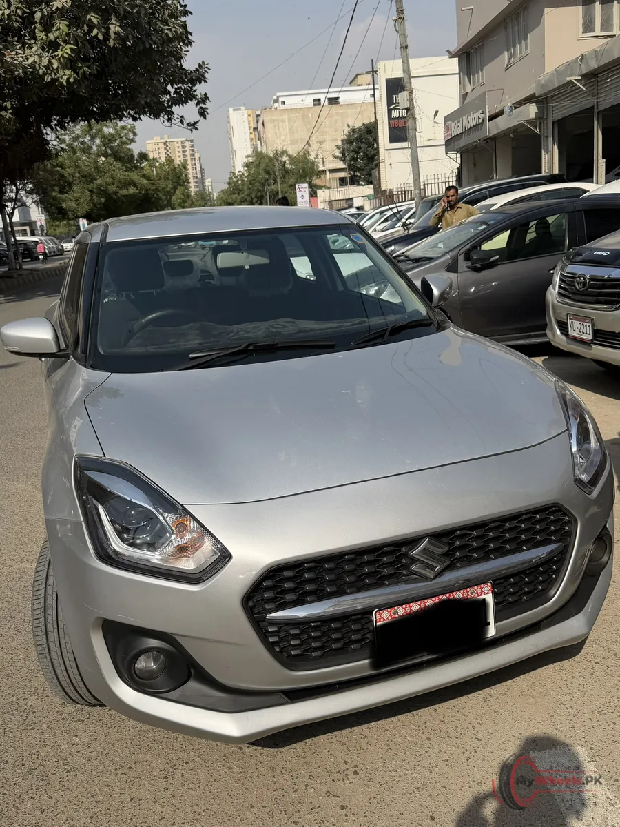 2025 Suzuki Swift GLX CVT main vehicle photo