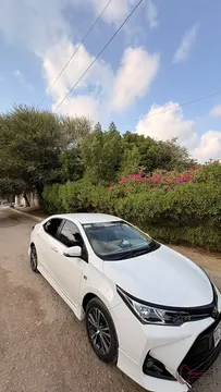 2021 Toyota Corolla ALITS X AUTOMATIC 1.6 photo 2