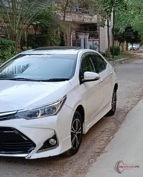 2015 Toyota Corolla Altis Grande X CVT-i 1.8 photo 3