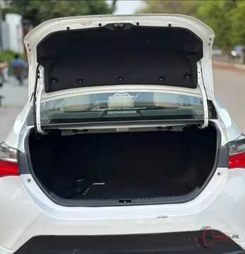 2017 Toyota Corolla ALTIS 1.6 X CVT-i photo 5
