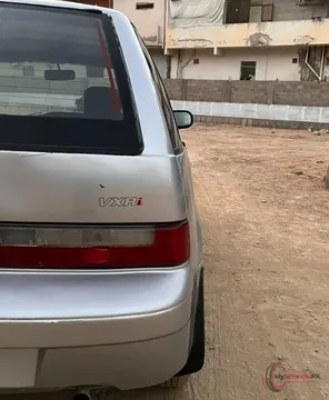 2002 Suzuki Cultus photo 4