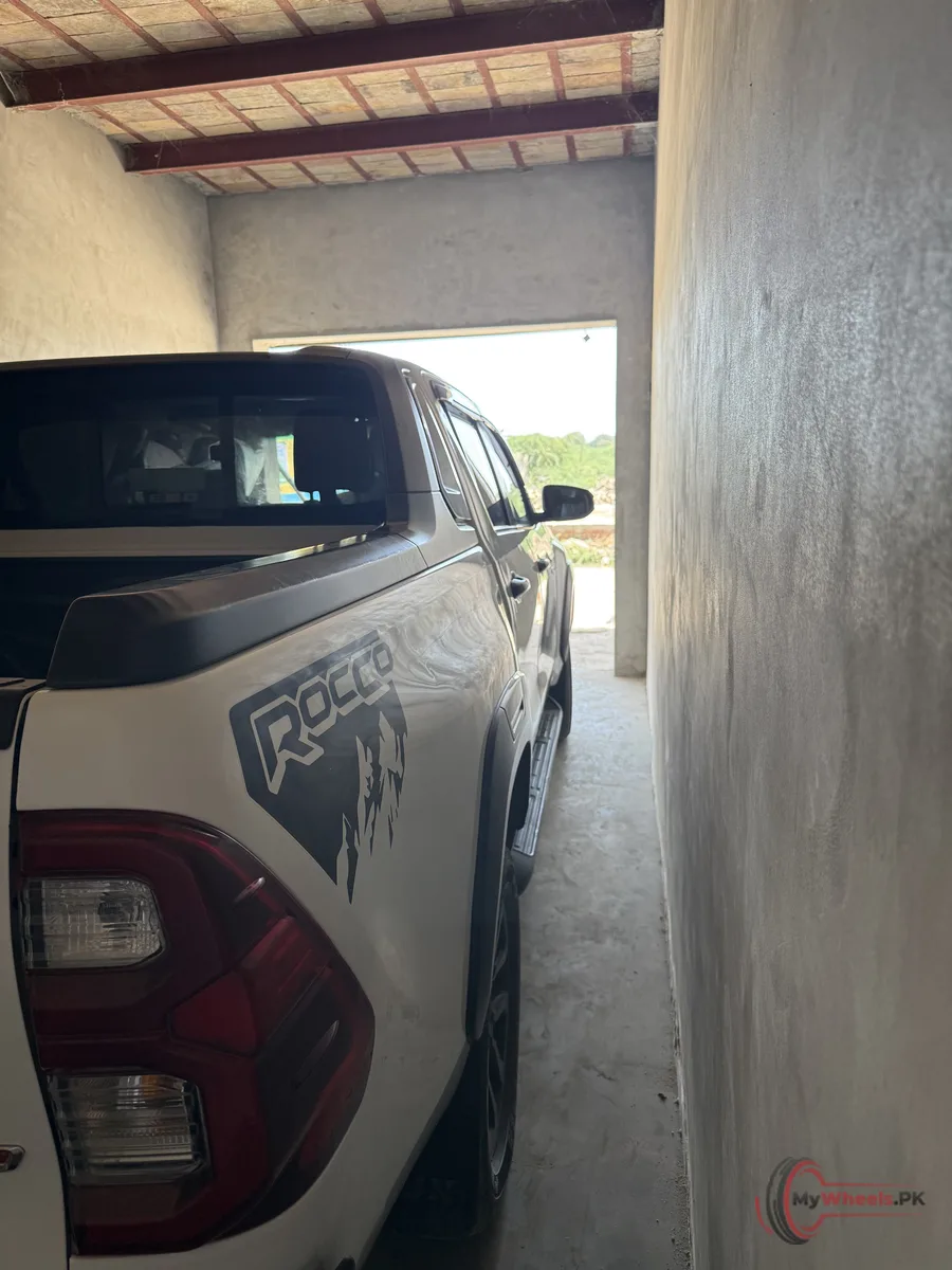 2023 Toyota HILUX REVO ROCCO main vehicle photo